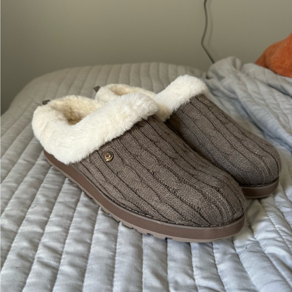 Bob’s Memory Foam slippers - Picture 1 of 3